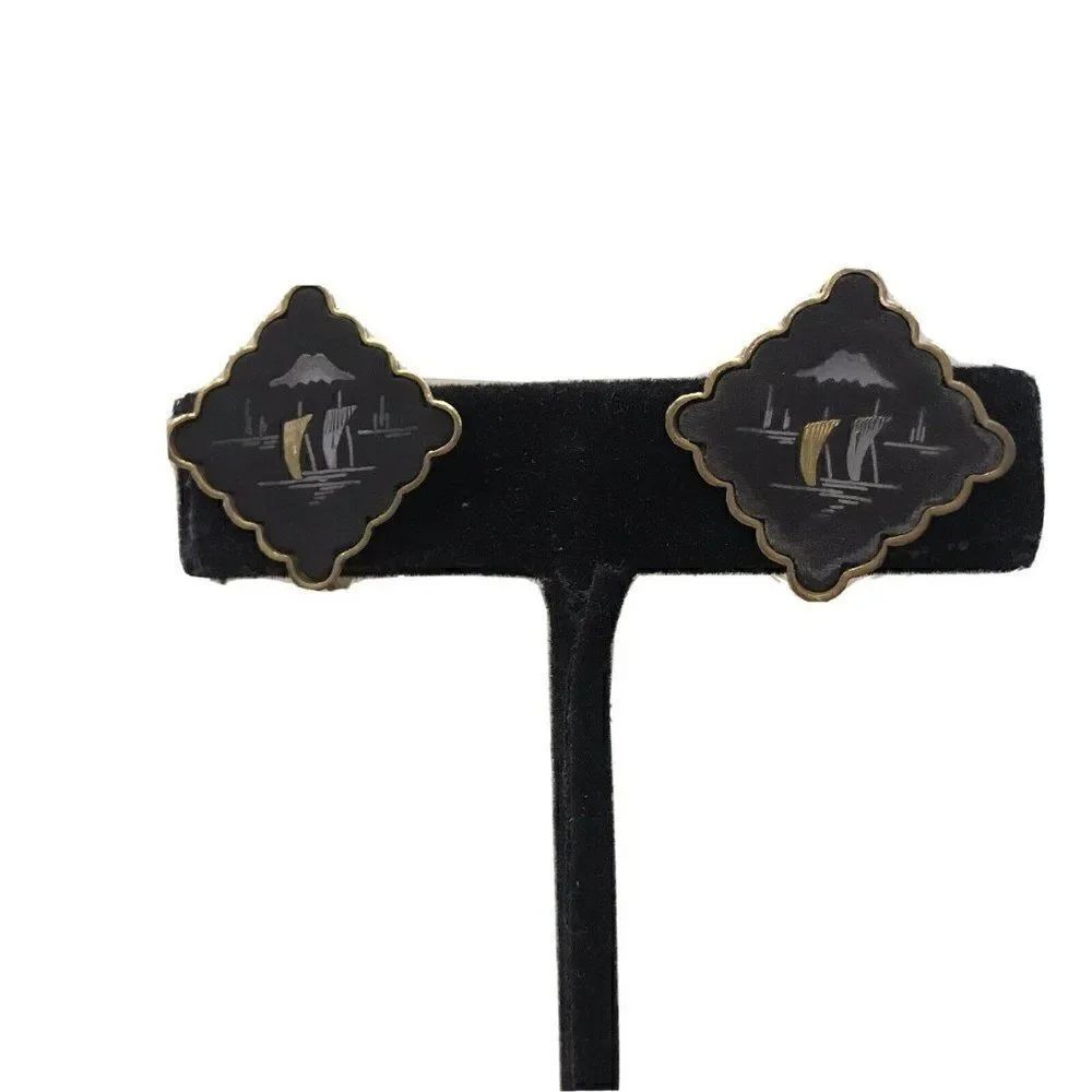 Vtg Screw Back Earrings Gold Black Japan Damascene Etched Sailboat Mt Fuji